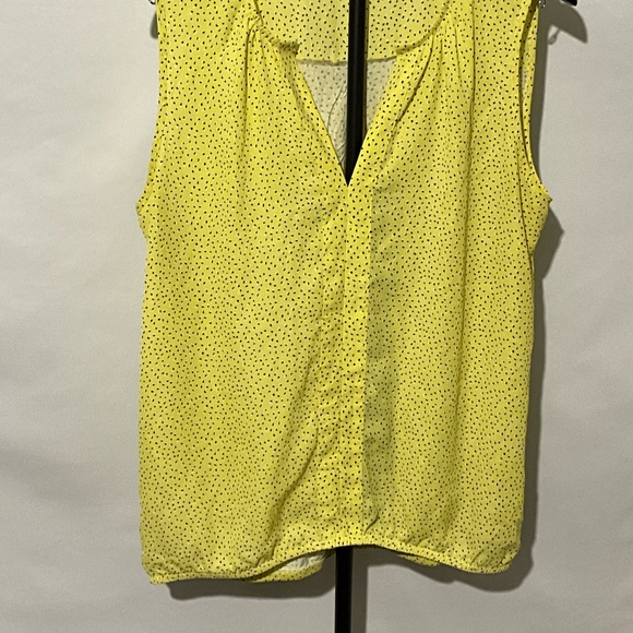 LOFT Yellow Polka Dot Sleeveless V-Neck Blouse - Size Large - Picture 3 of 7